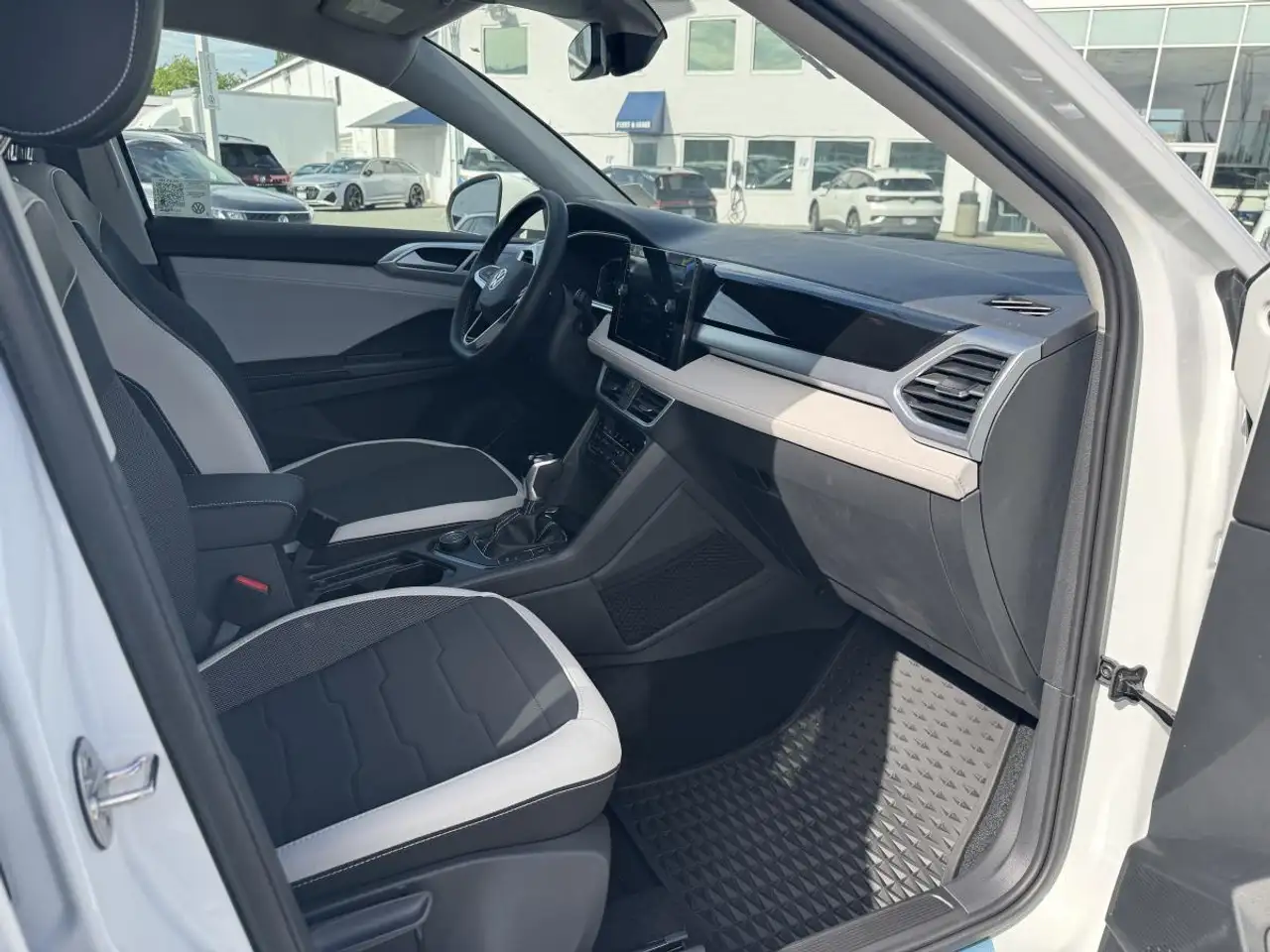 Volkswagen Taos снимка Volkswagen Taos