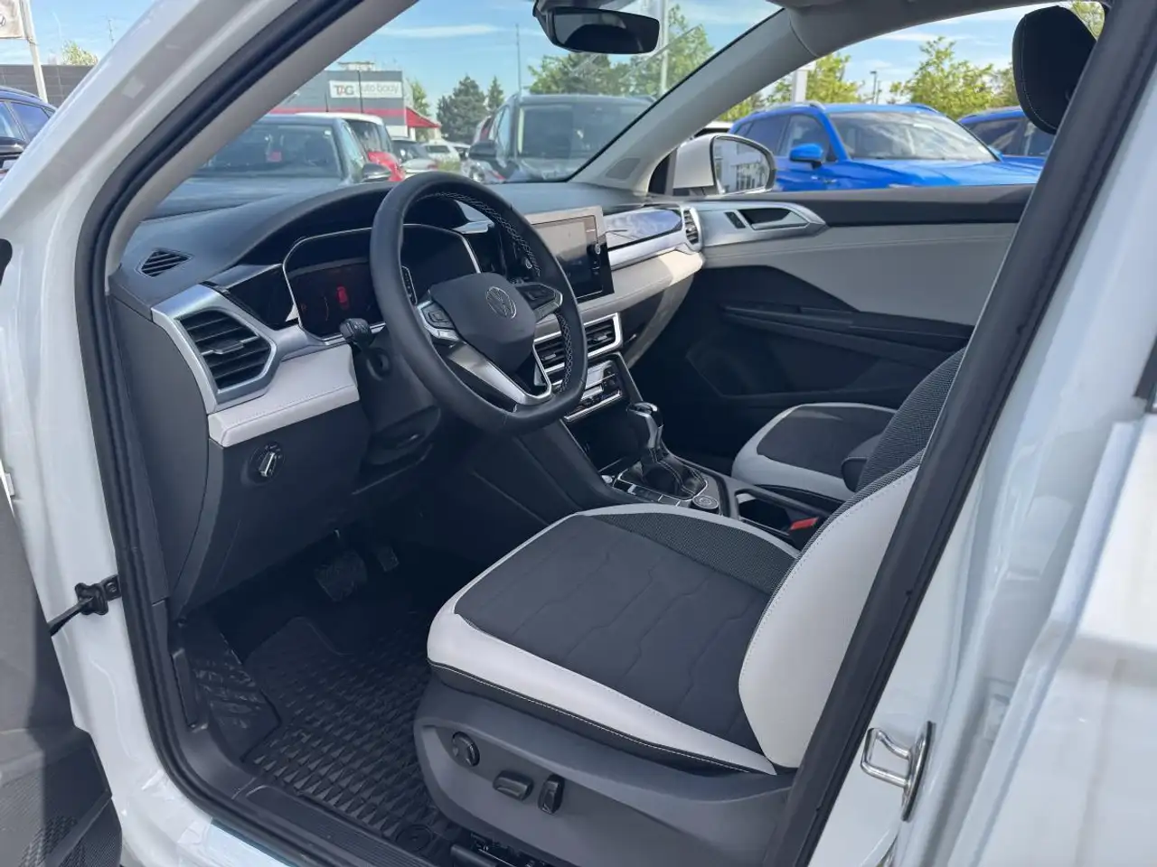 Volkswagen Taos снимка Volkswagen Taos
