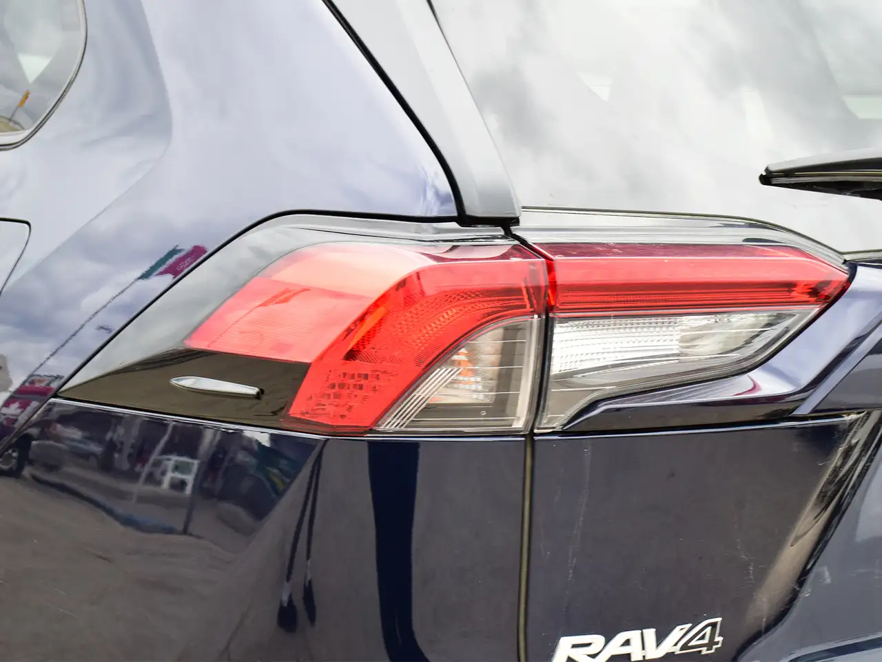 Toyota RAV 4 снимка Toyota RAV 4