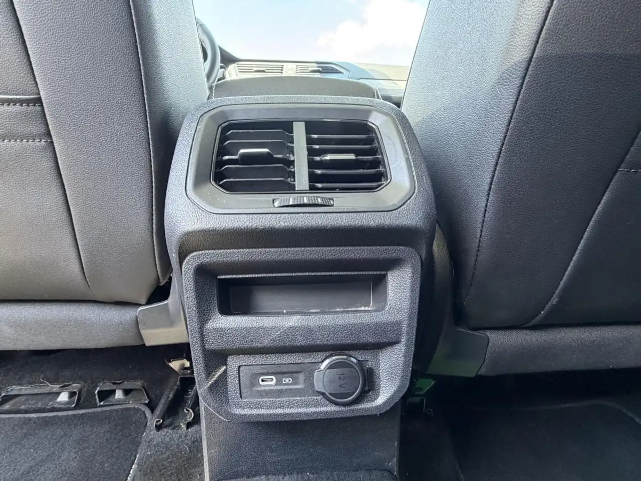 Volkswagen Tiguan снимка Volkswagen Tiguan