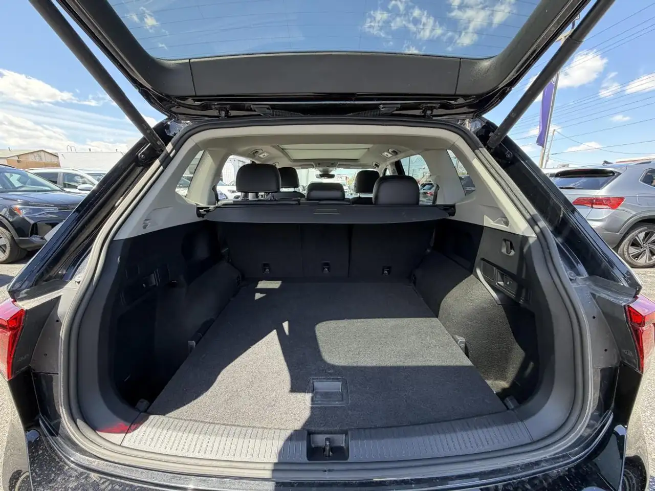 Volkswagen Tiguan снимка Volkswagen Tiguan