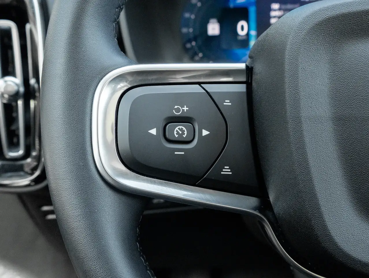 Volvo XC40 photo Volvo XC40