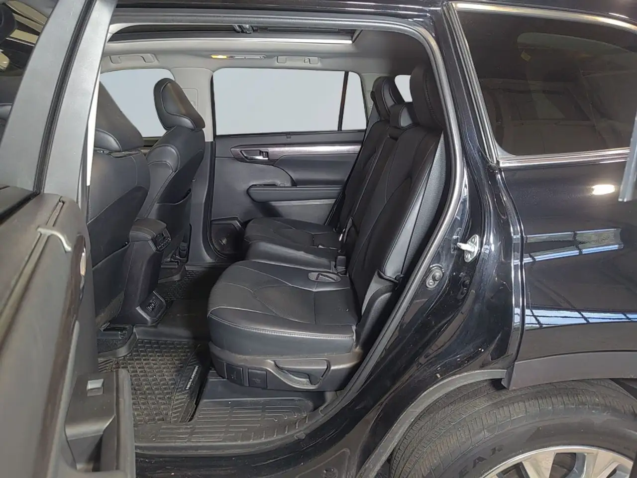 Toyota Highlander снимка Toyota Highlander