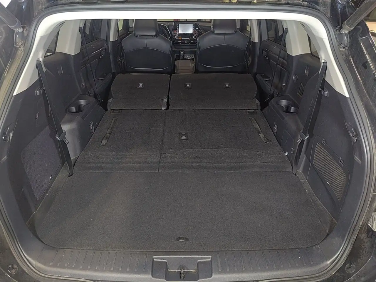 Toyota Highlander снимка Toyota Highlander