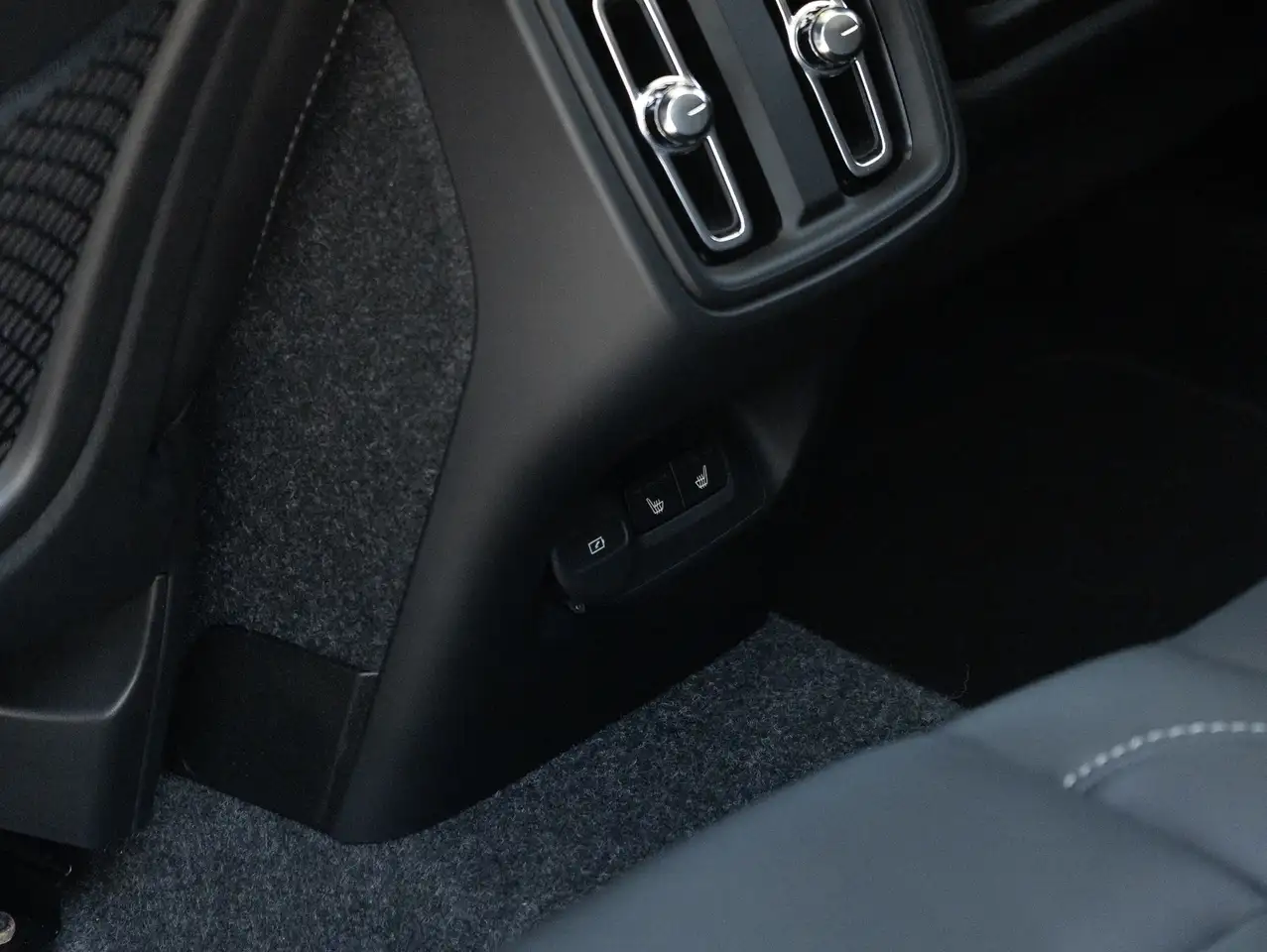 Volvo XC40 photo Volvo XC40