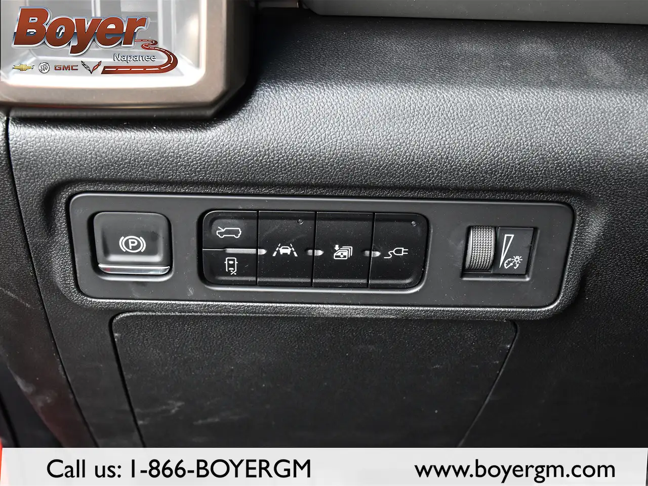 GMC HUMMER EV SUV photo GMC HUMMER EV SUV