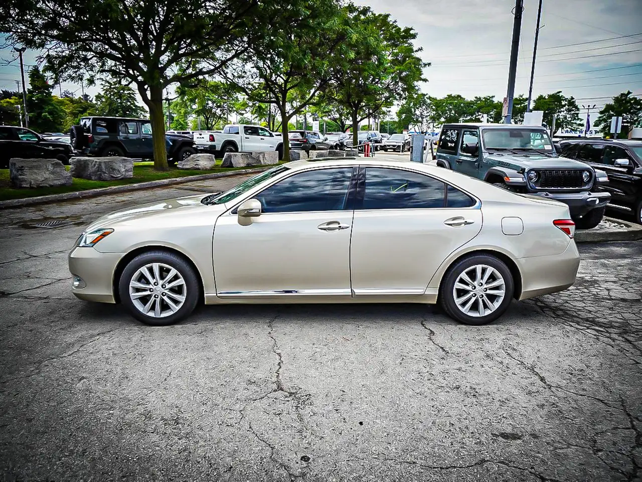 Lexus ES photo Lexus ES