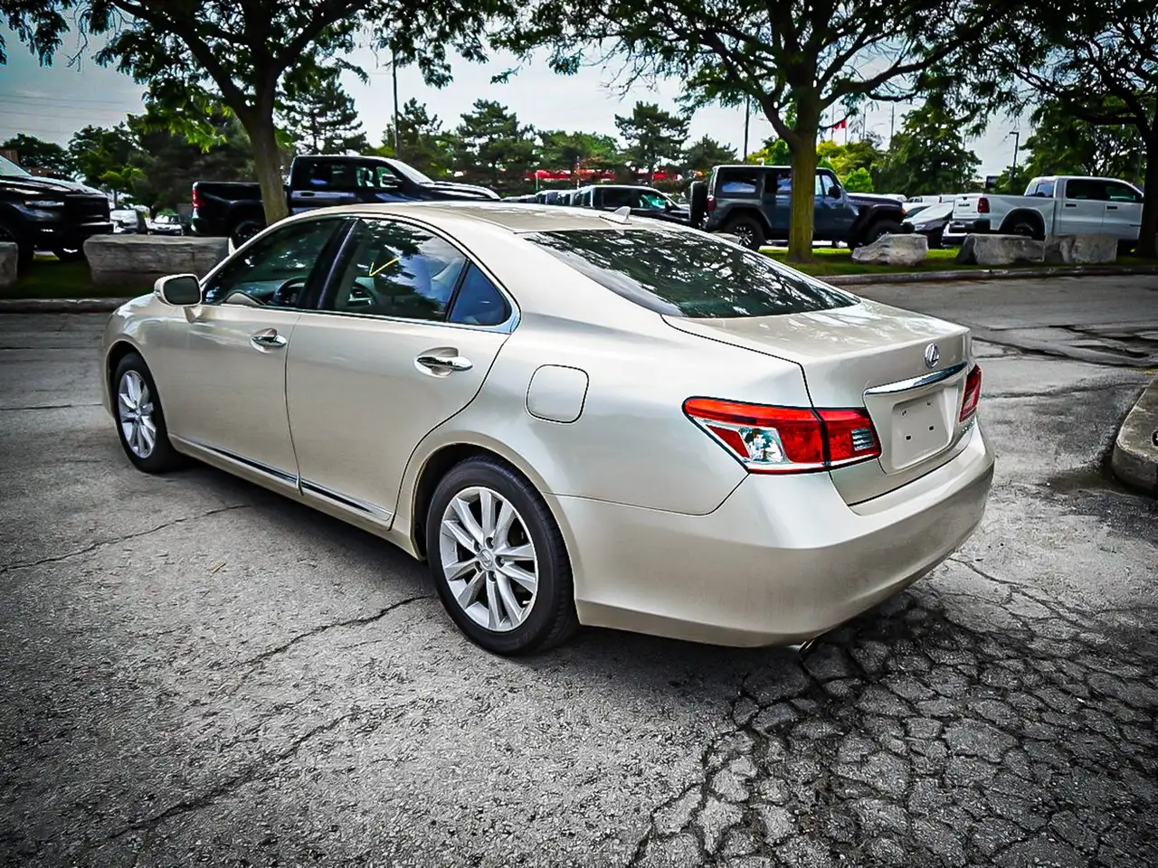 Lexus ES photo Lexus ES