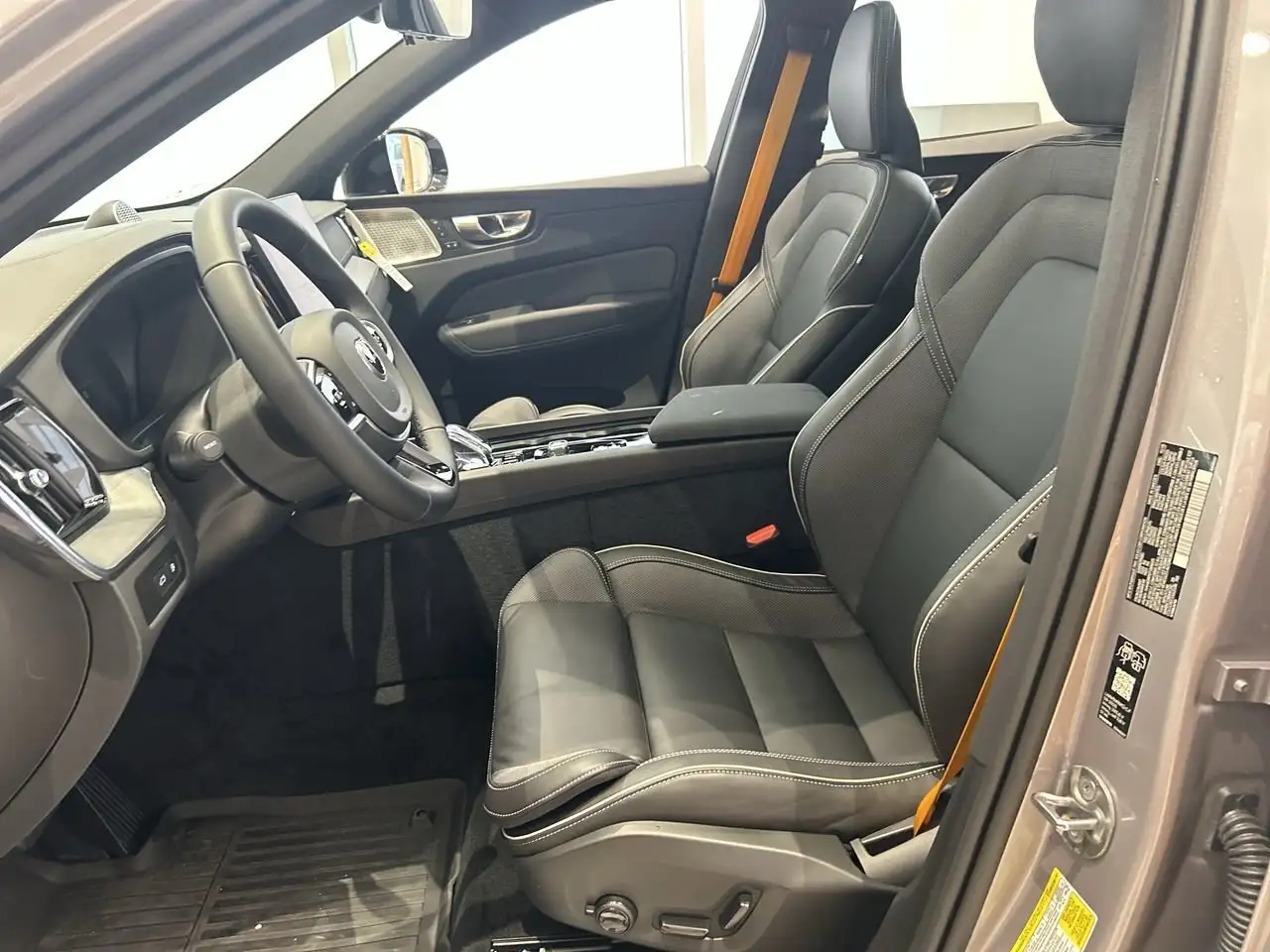 Volvo XC60 снимка Volvo XC60
