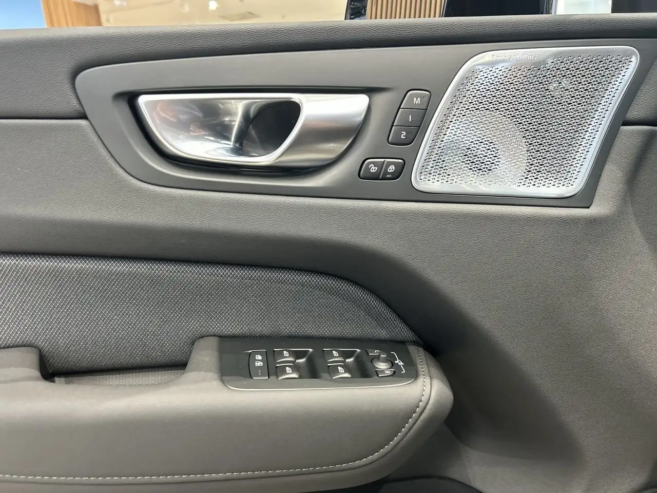 Volvo XC60 снимка Volvo XC60