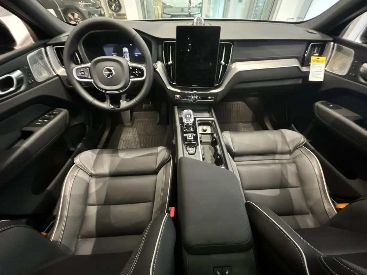 Volvo XC60 снимка Volvo XC60