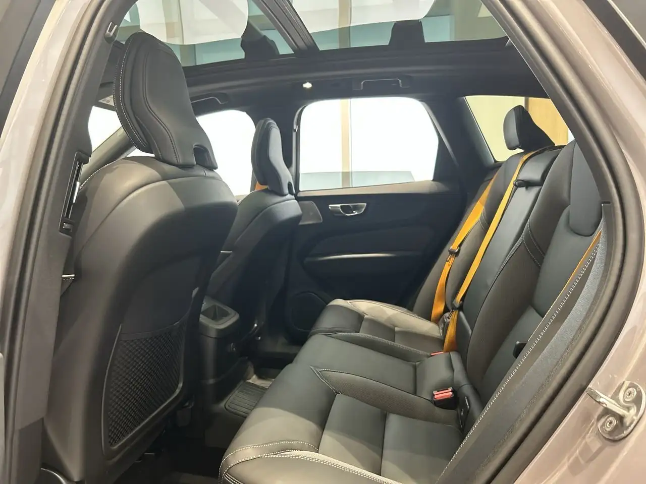Volvo XC60 снимка Volvo XC60