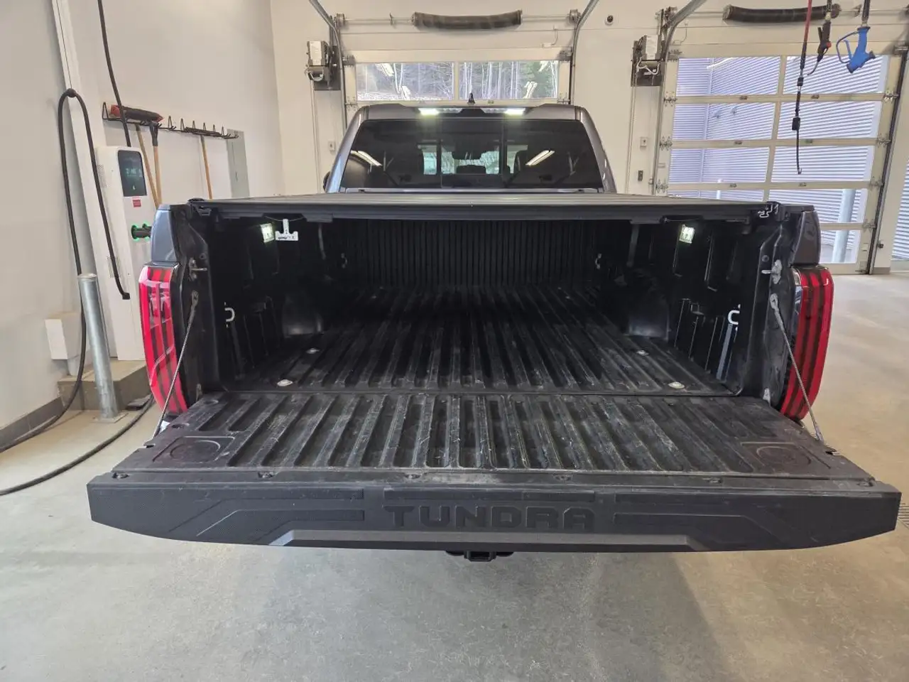 Toyota Tundra снимка Toyota Tundra