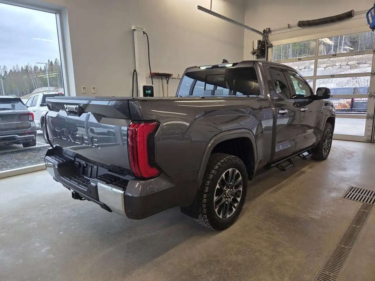 Toyota Tundra снимка Toyota Tundra