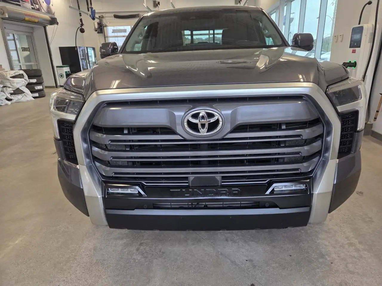 Toyota Tundra снимка Toyota Tundra