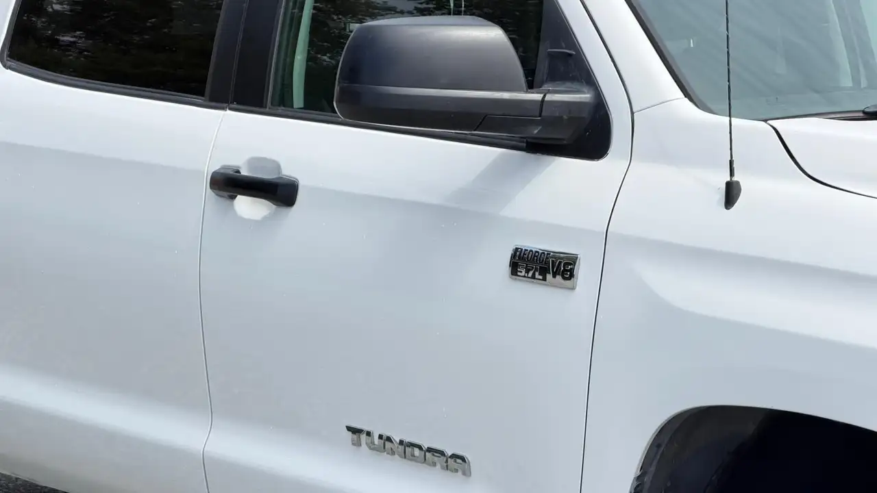 Toyota Tundra снимка Toyota Tundra