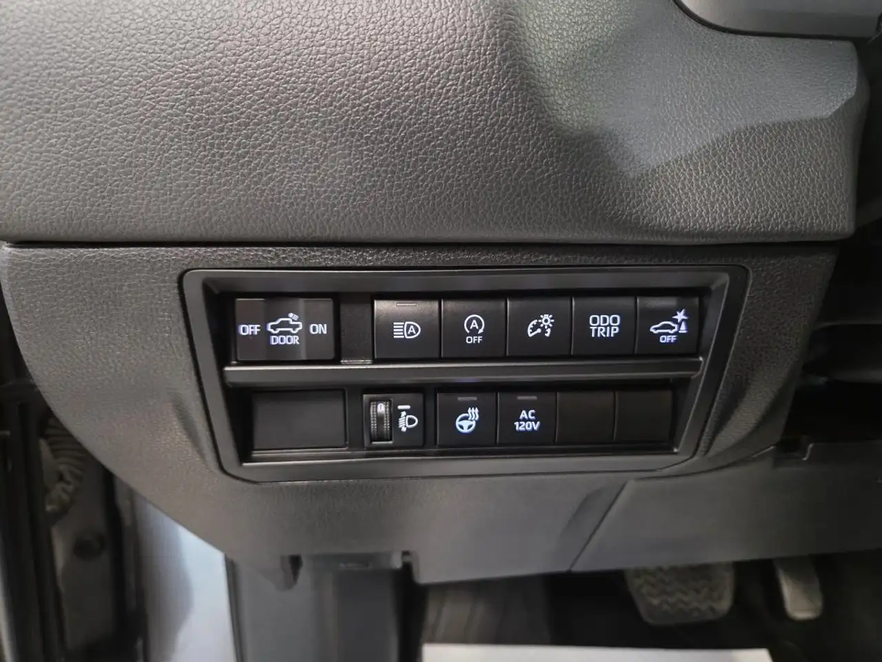 Toyota Tundra снимка Toyota Tundra
