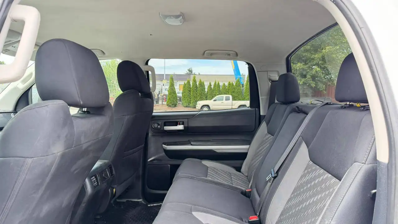 Toyota Tundra снимка Toyota Tundra