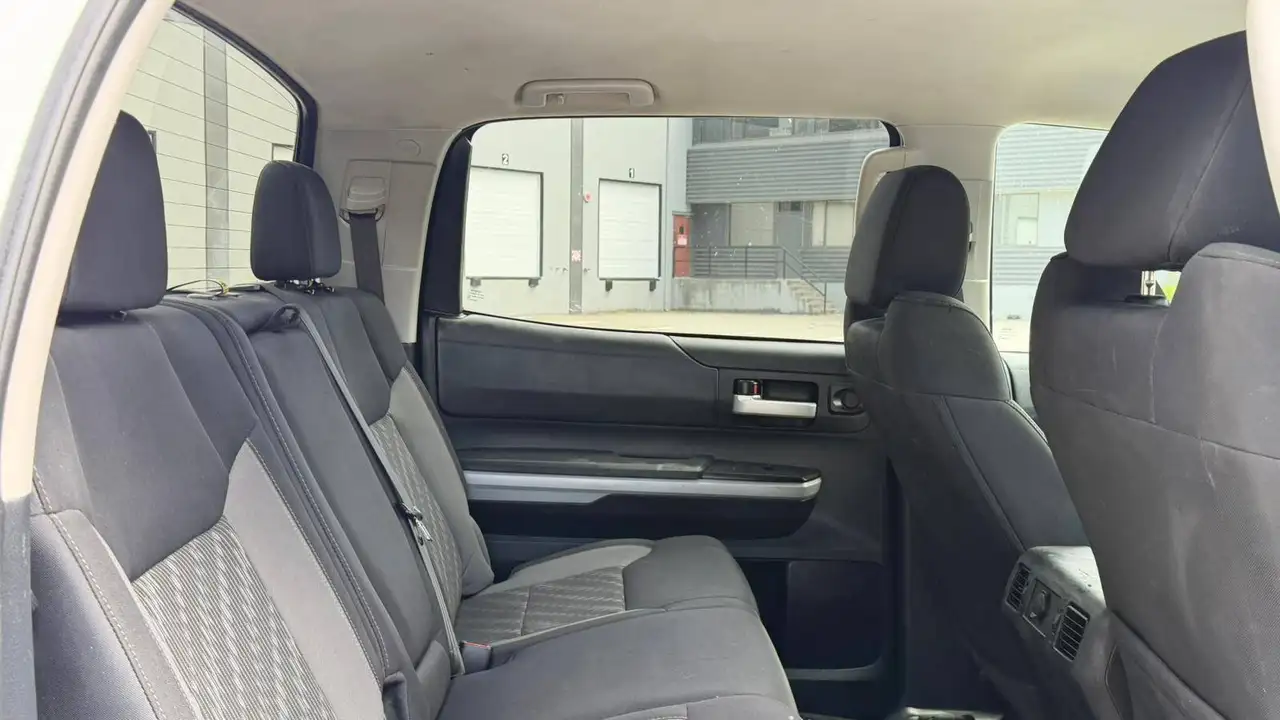 Toyota Tundra снимка Toyota Tundra