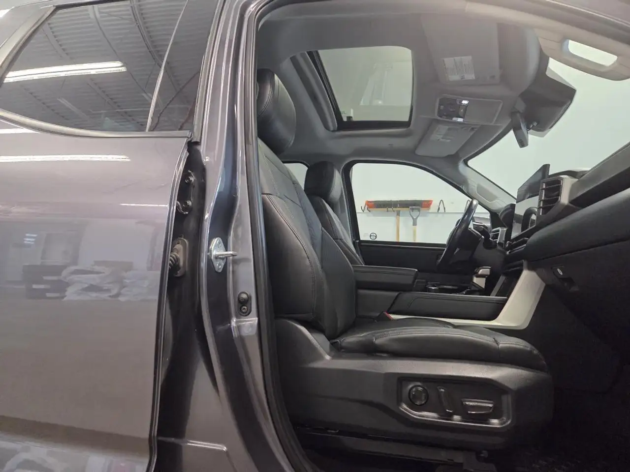Toyota Tundra снимка Toyota Tundra