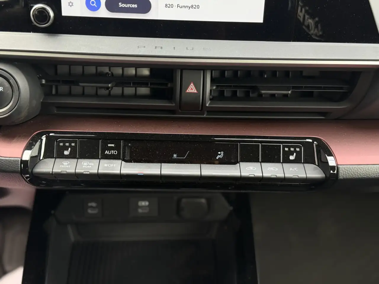 Toyota Prius Prime снимка Toyota Prius Prime