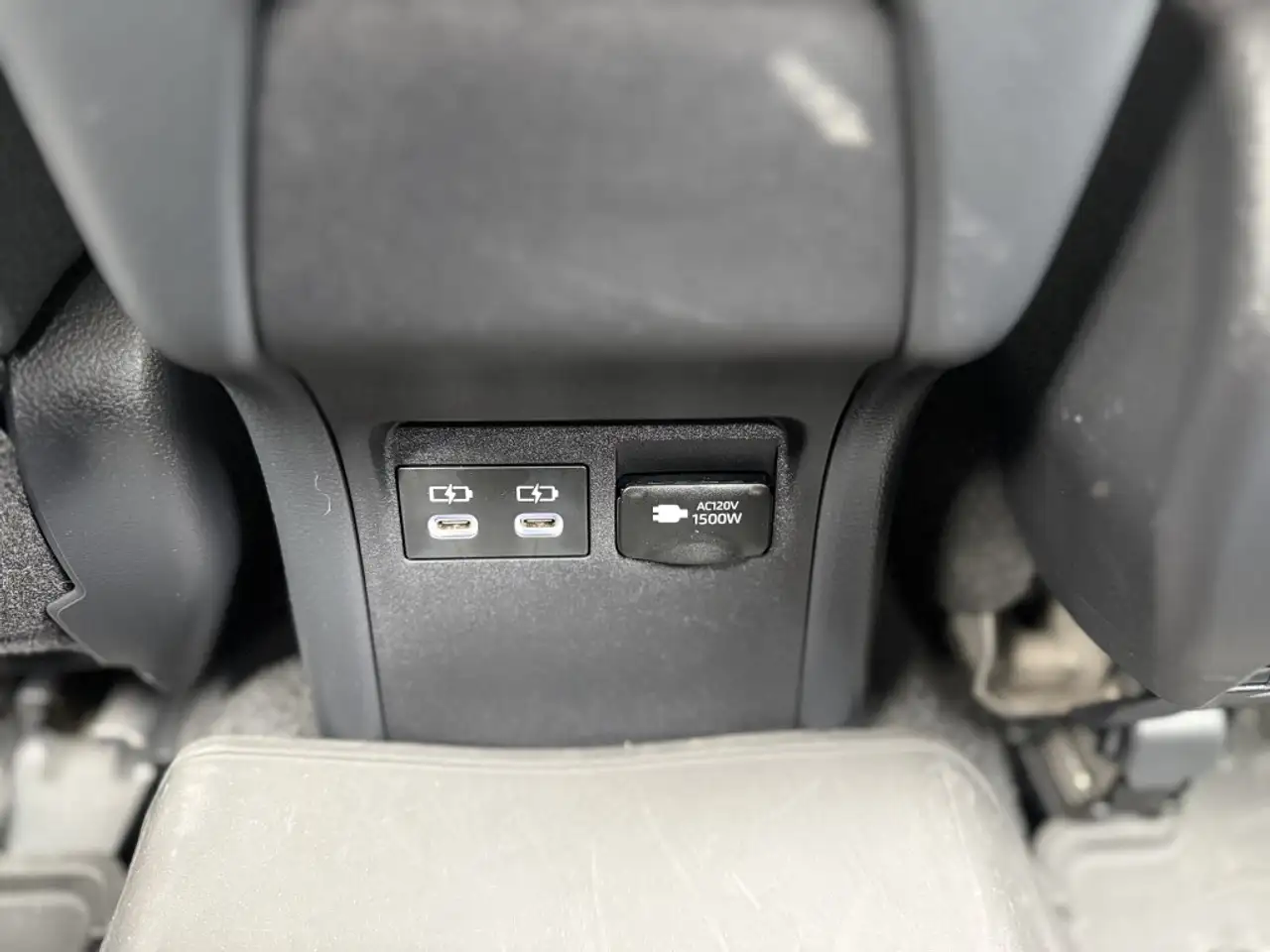 Toyota Prius Prime снимка Toyota Prius Prime