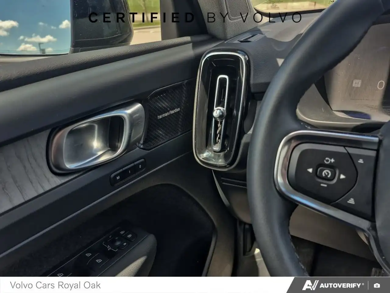 Volvo XC40 photo Volvo XC40