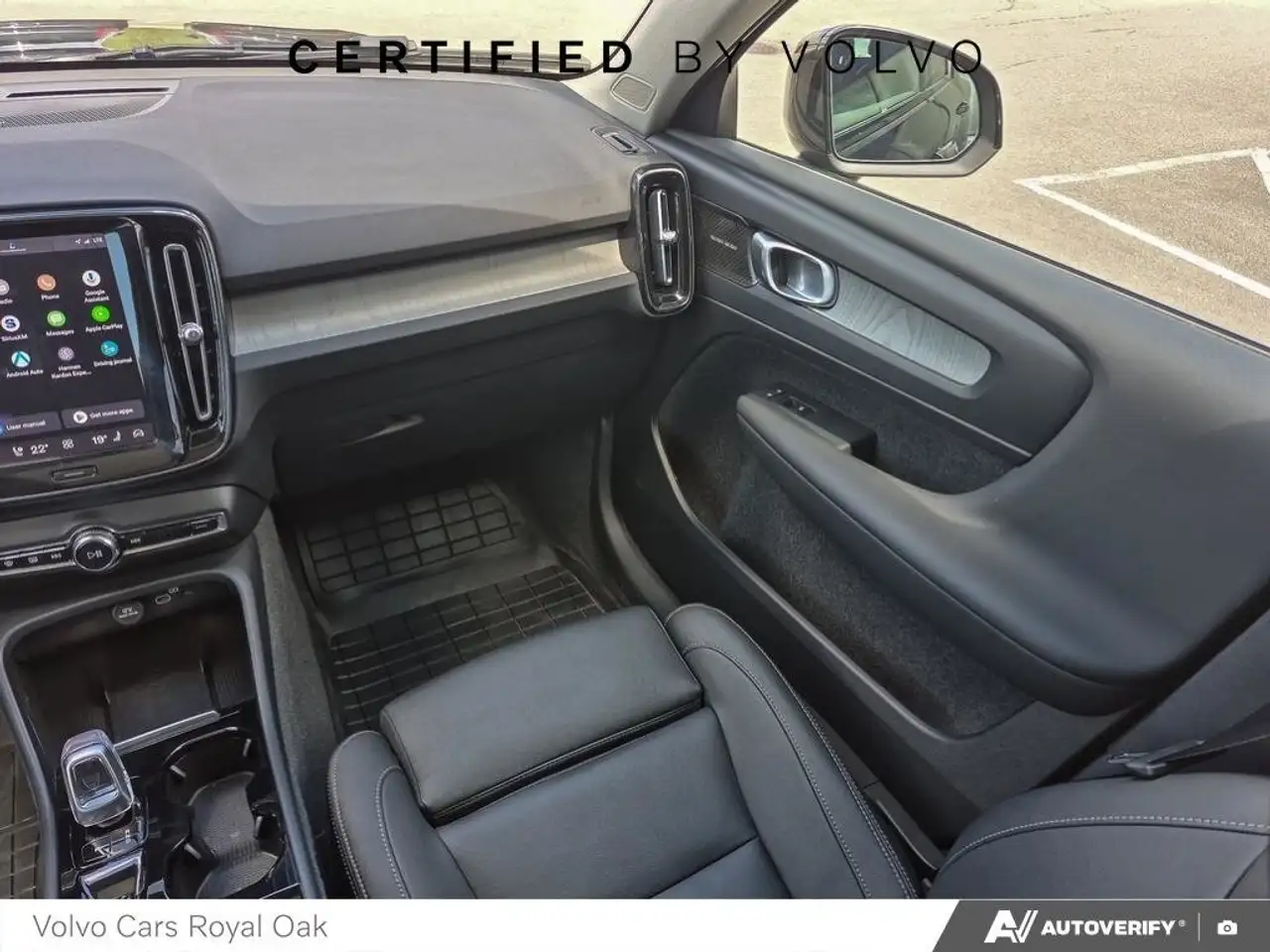 Volvo XC40 photo Volvo XC40