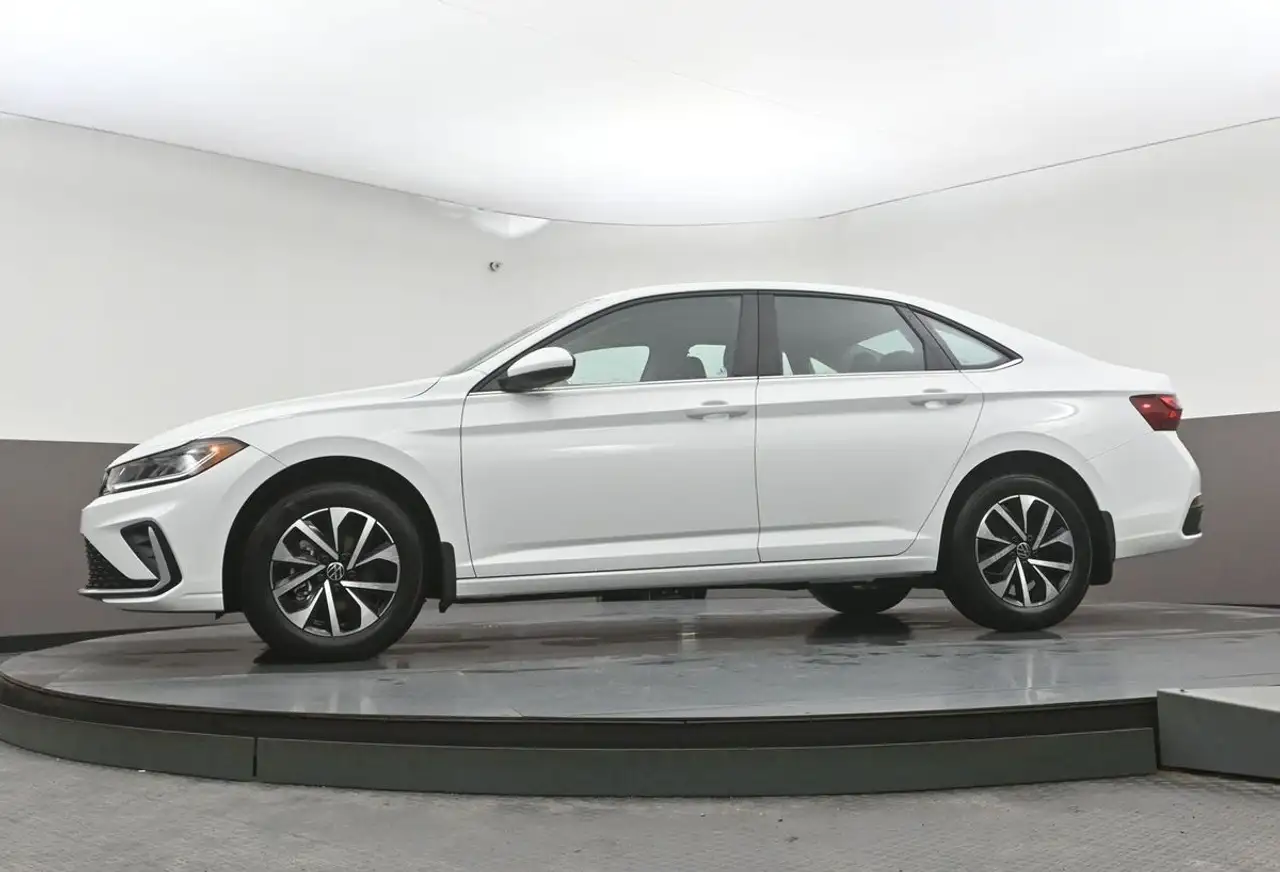 Volkswagen Jetta снимка Volkswagen Jetta