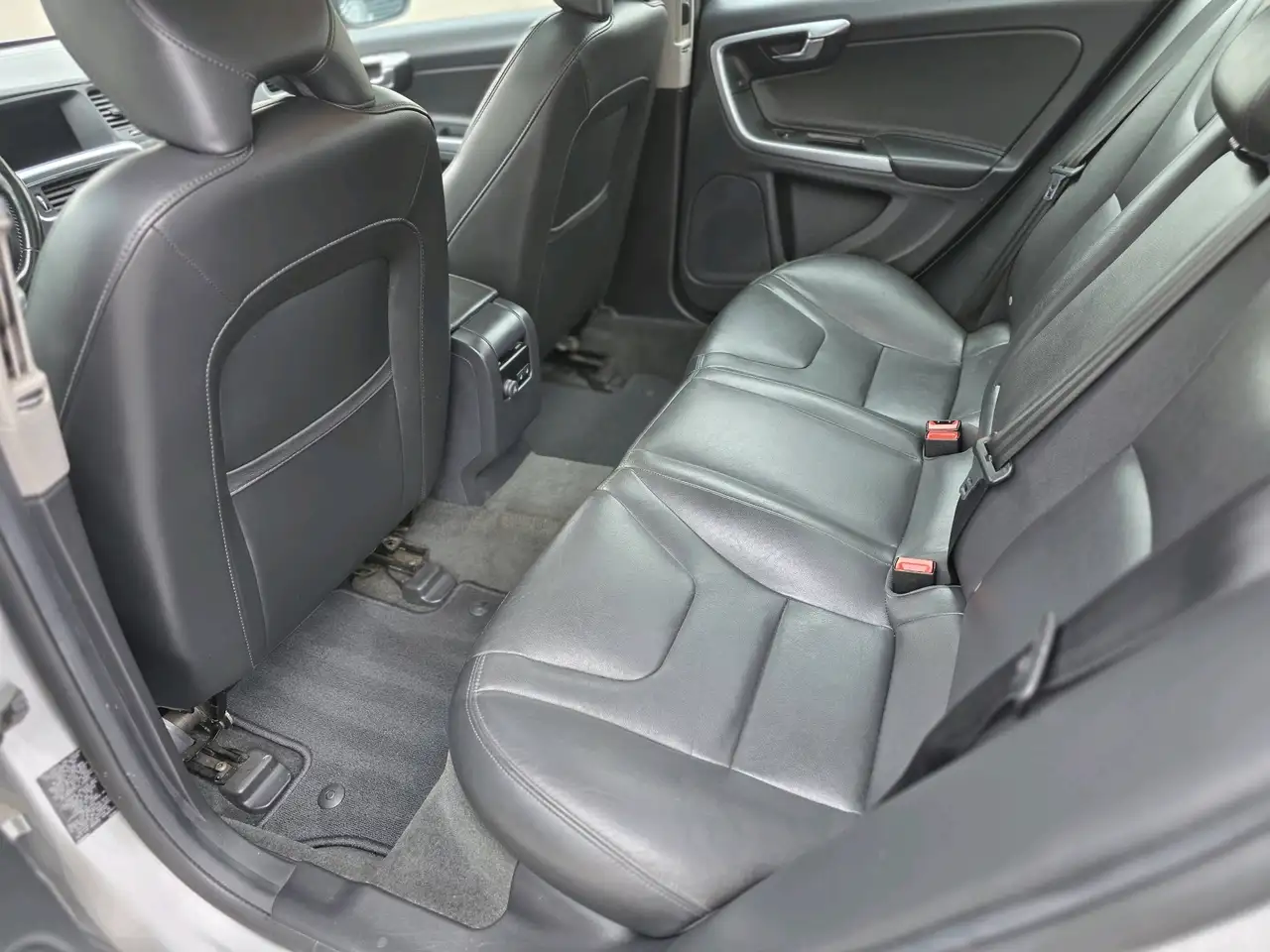 Volvo S60 снимка Volvo S60