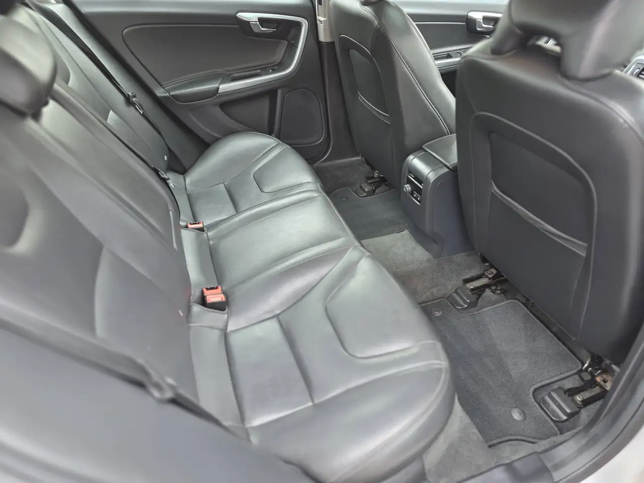 Volvo S60 снимка Volvo S60