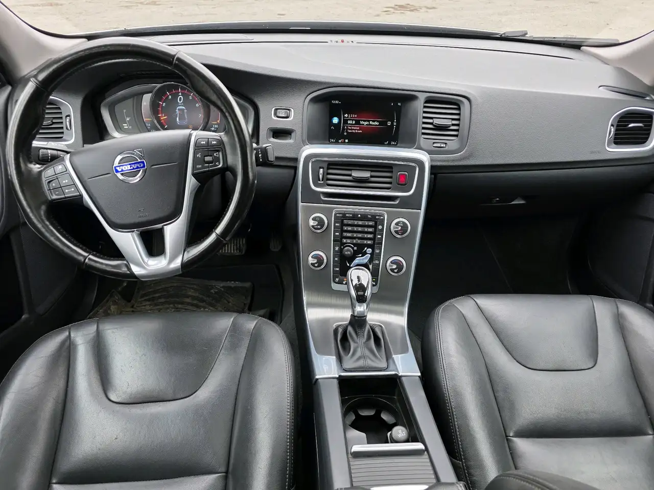 Volvo S60 снимка Volvo S60