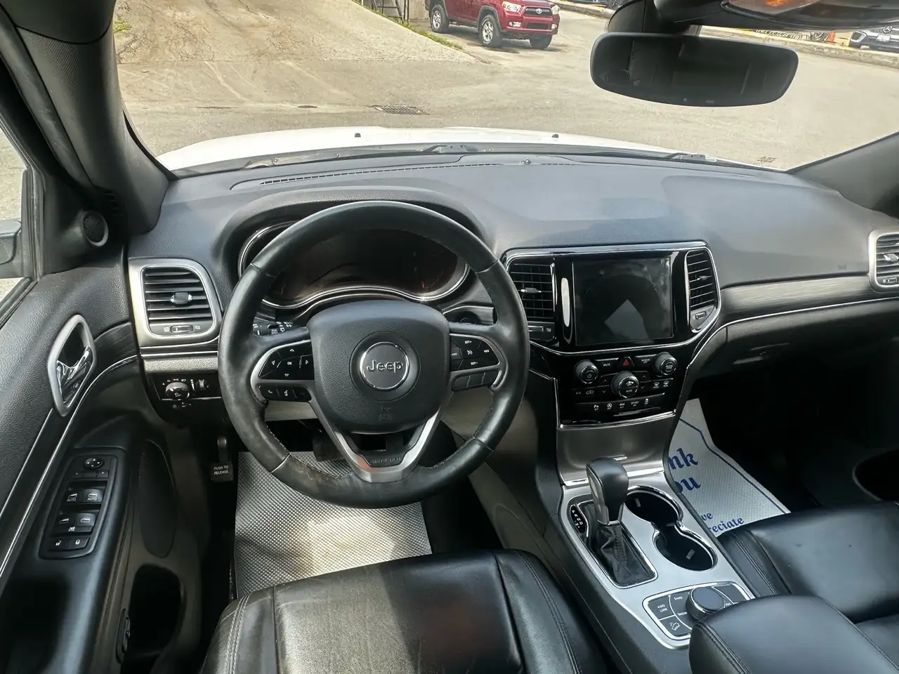 Jeep Grand Cherokee снимка Jeep Grand Cherokee