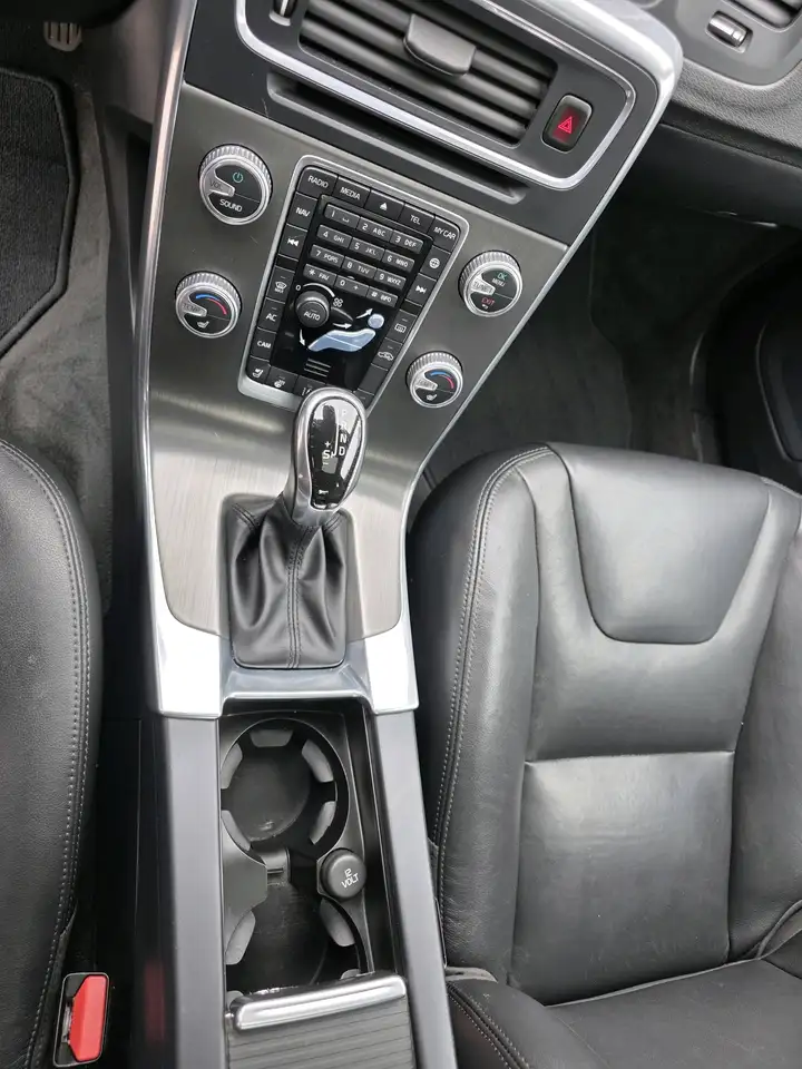 Volvo S60 снимка Volvo S60