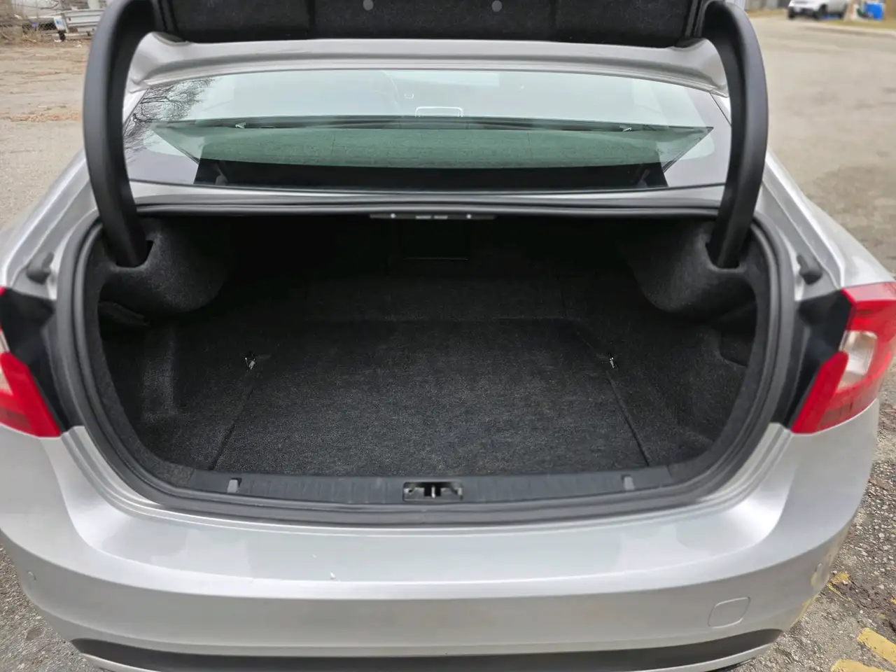 Volvo S60 снимка Volvo S60
