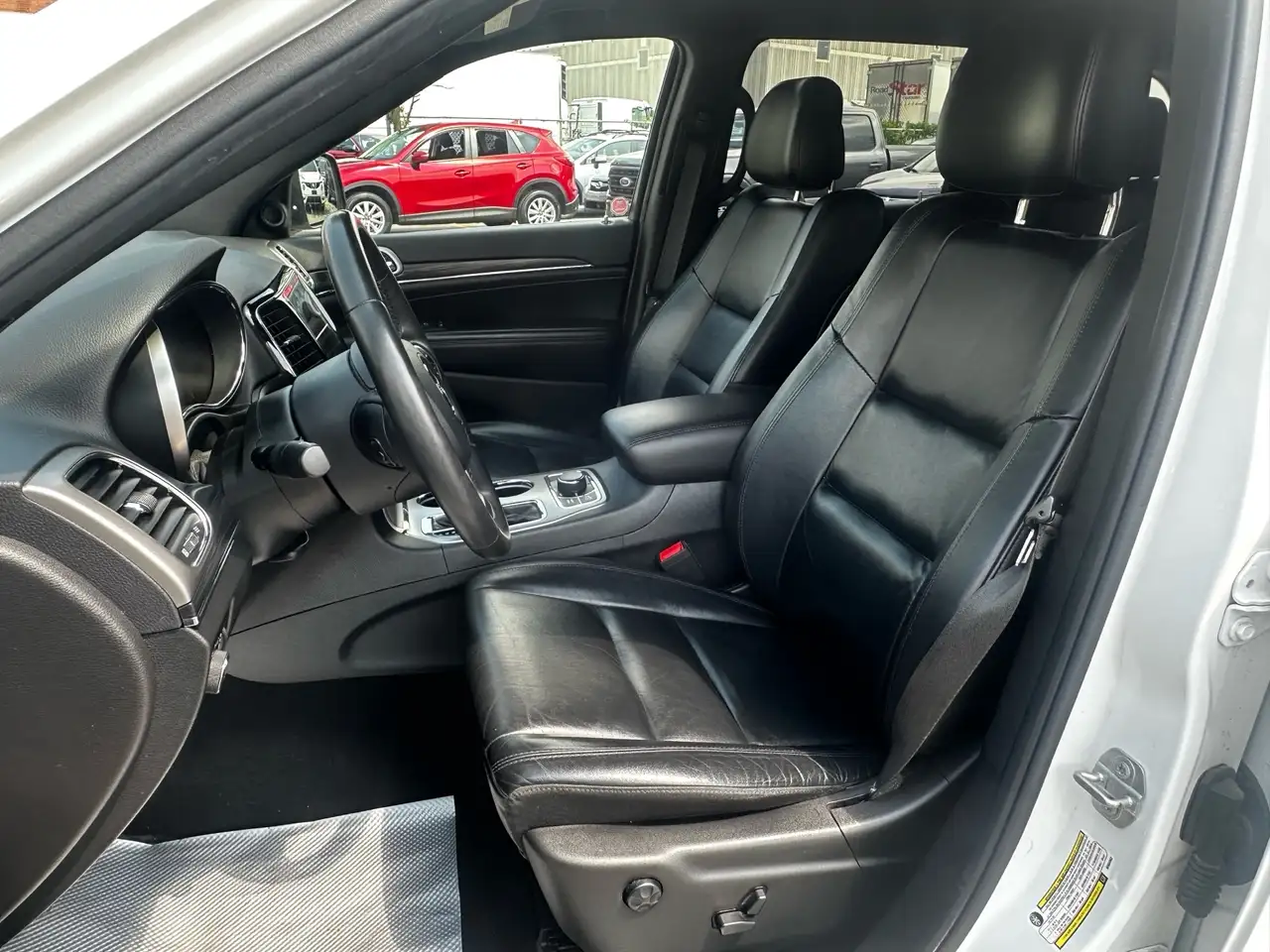 Jeep Grand Cherokee снимка Jeep Grand Cherokee