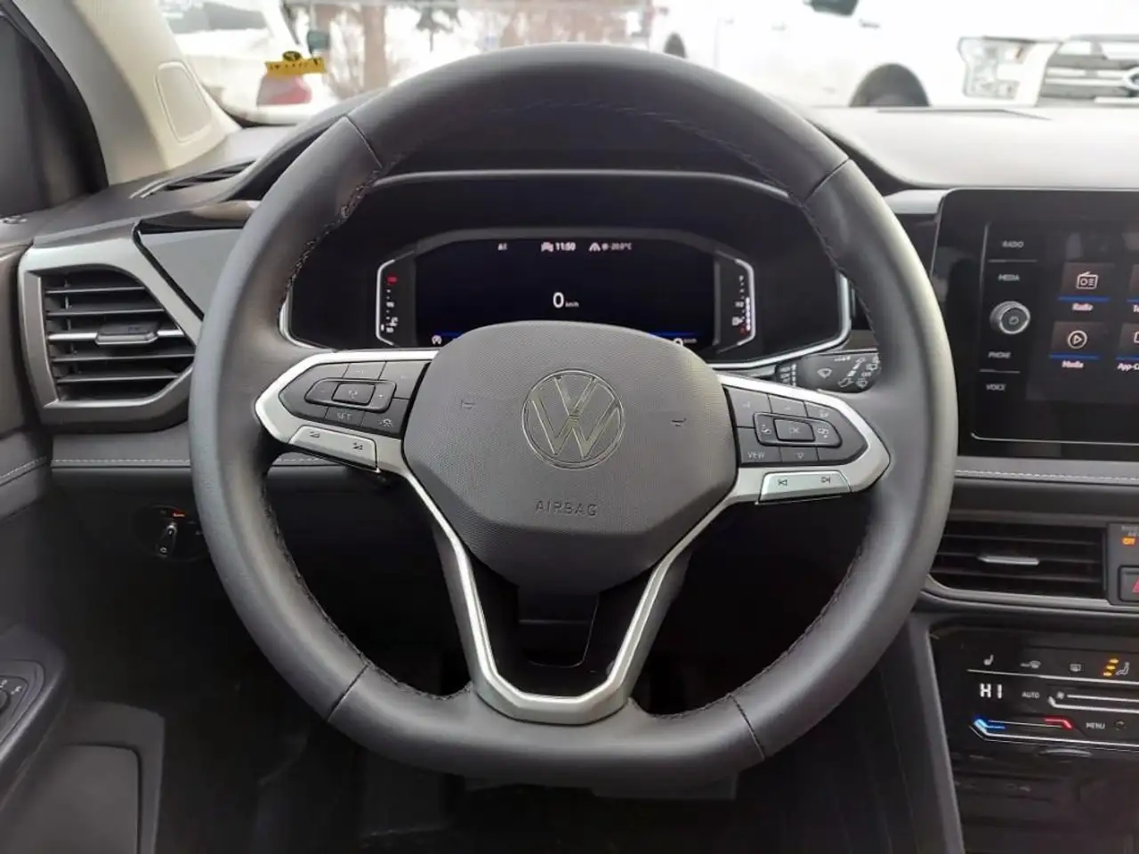 Volkswagen Taos снимка Volkswagen Taos
