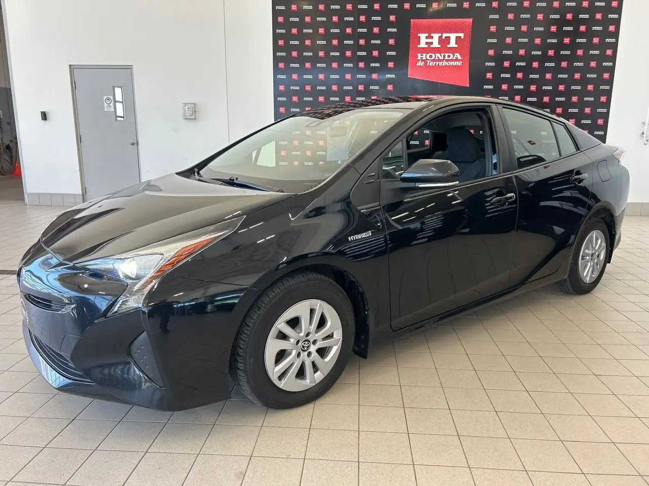 Toyota Prius снимка Toyota Prius