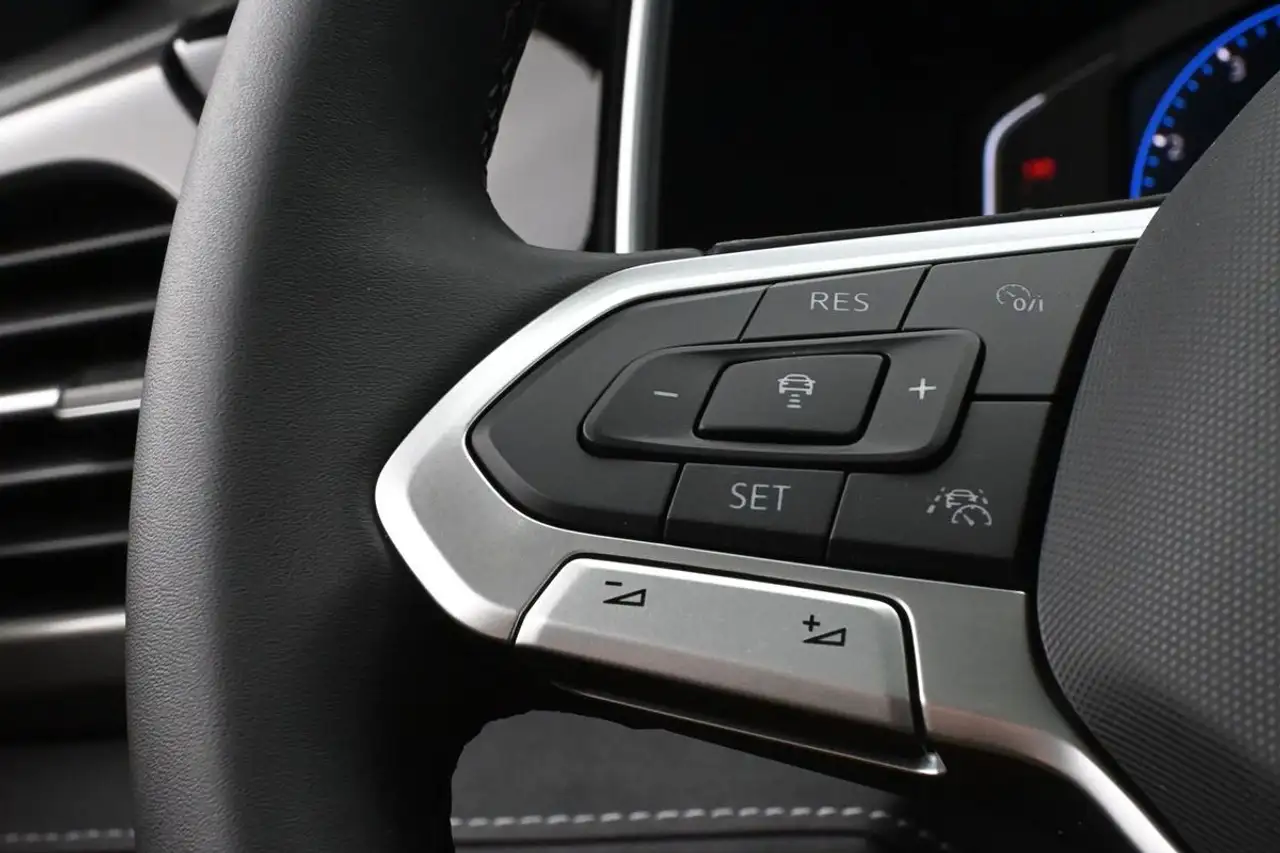 Volkswagen Taos снимка Volkswagen Taos