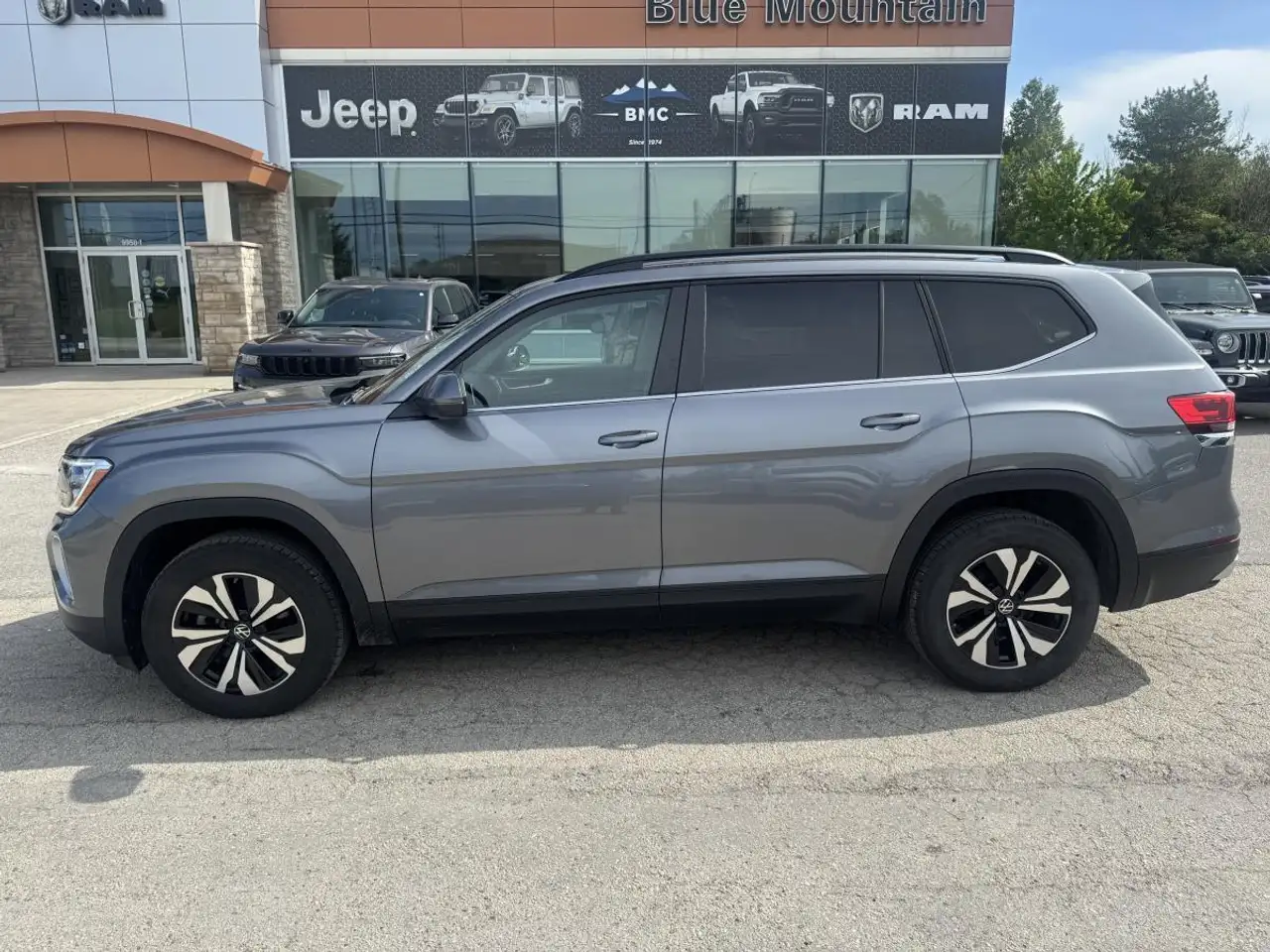 Volkswagen Atlas photo Volkswagen Atlas