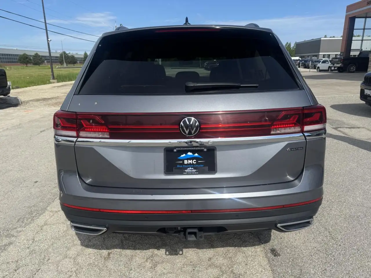 Volkswagen Atlas photo Volkswagen Atlas