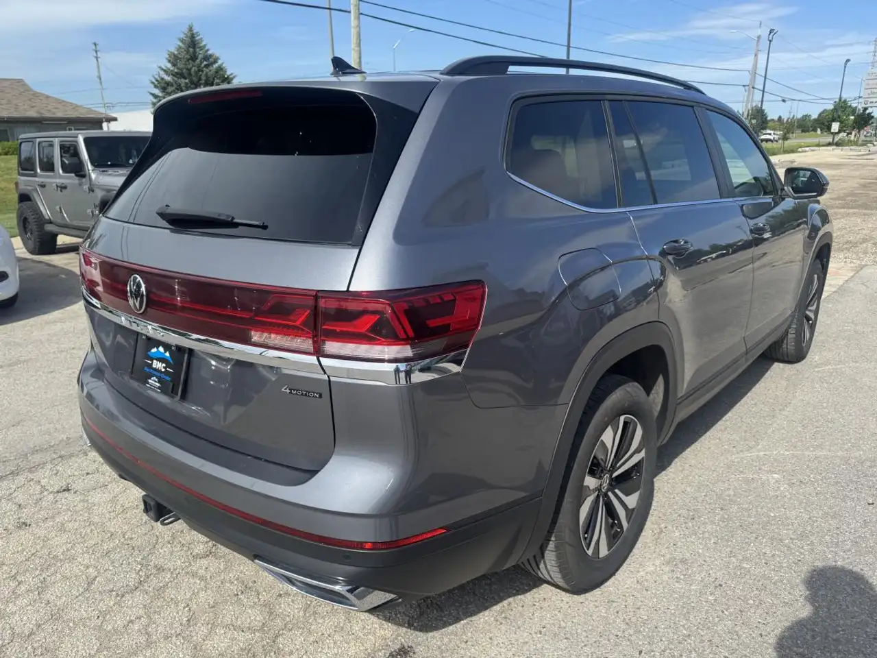 Volkswagen Atlas photo Volkswagen Atlas