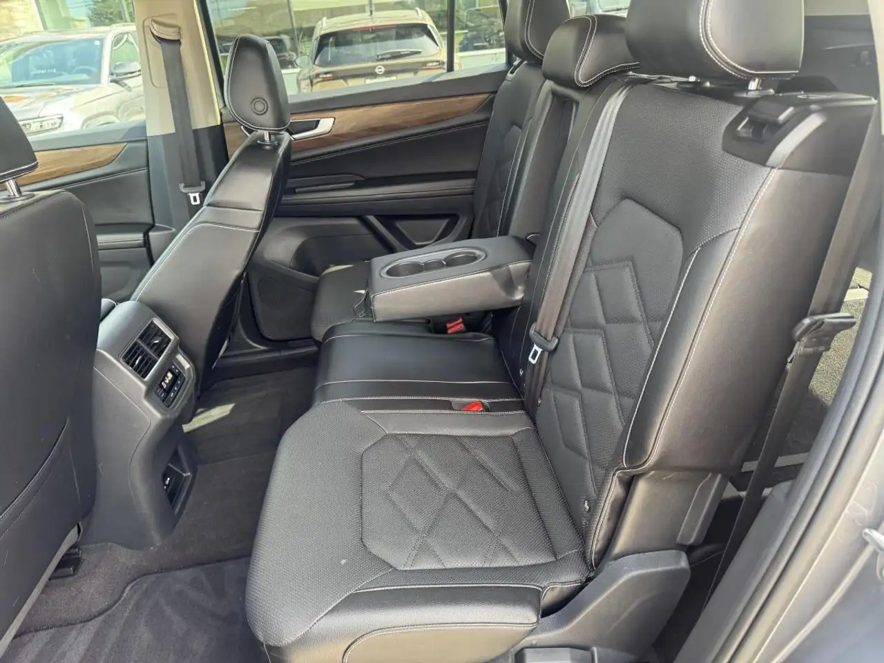 Volkswagen Atlas photo Volkswagen Atlas