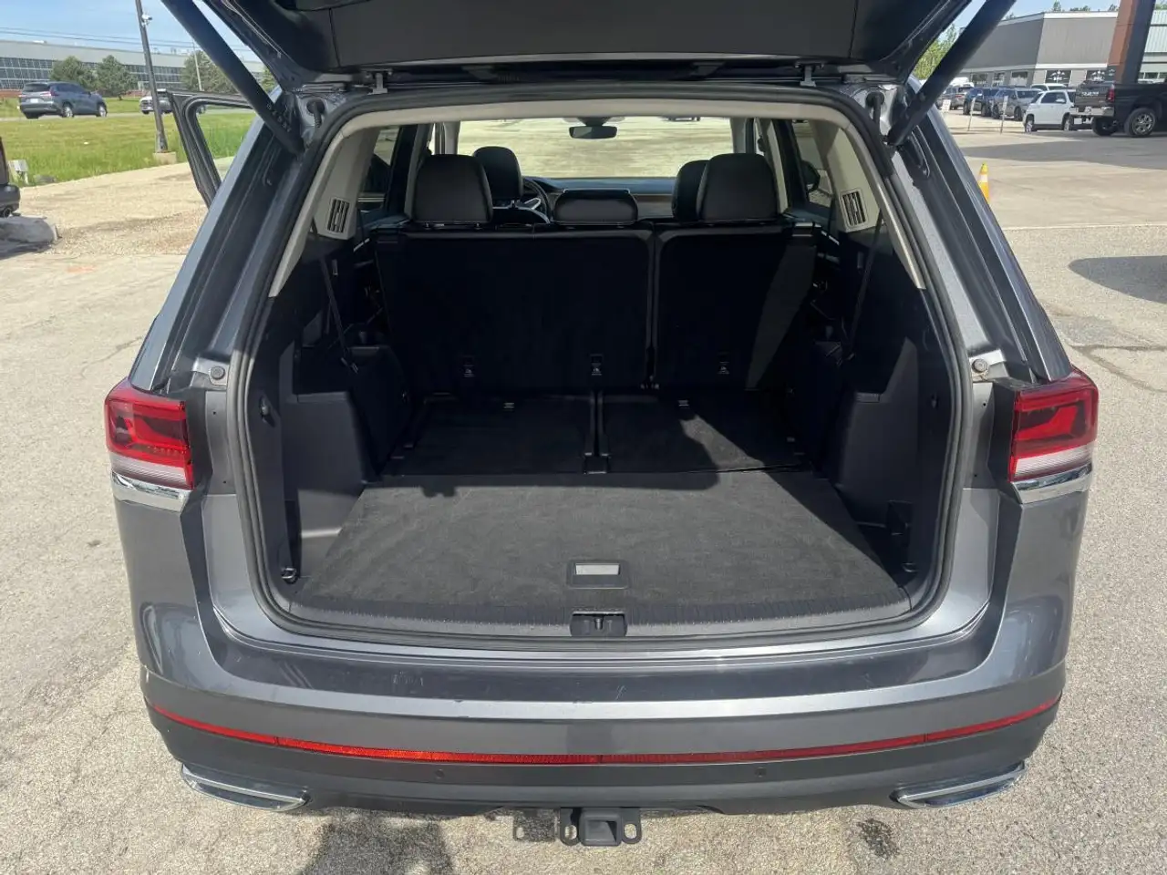 Volkswagen Atlas photo Volkswagen Atlas
