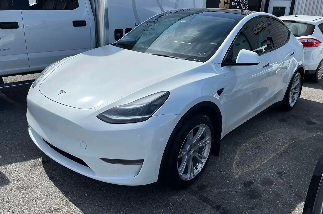 Tesla Model Y fotografie Tesla Model Y