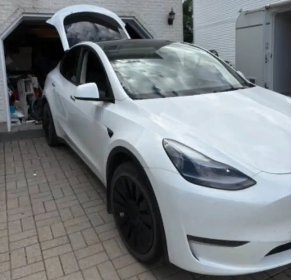Tesla Model Y fotografie Tesla Model Y