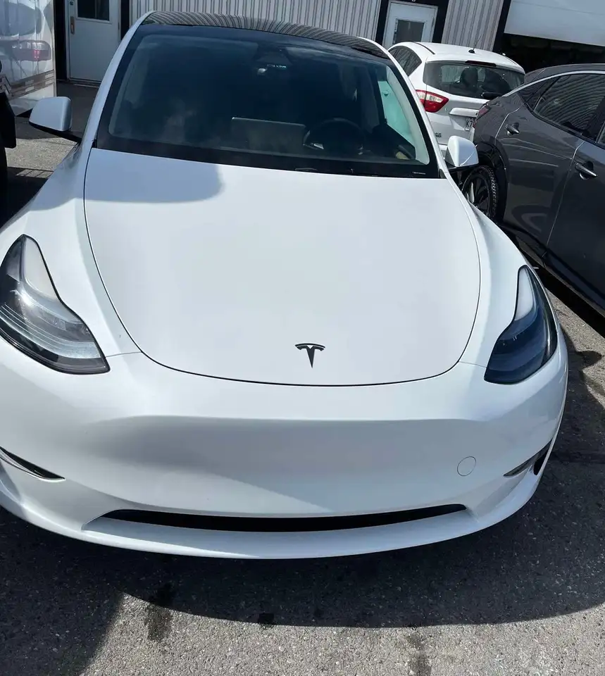 Tesla Model Y fotografie Tesla Model Y