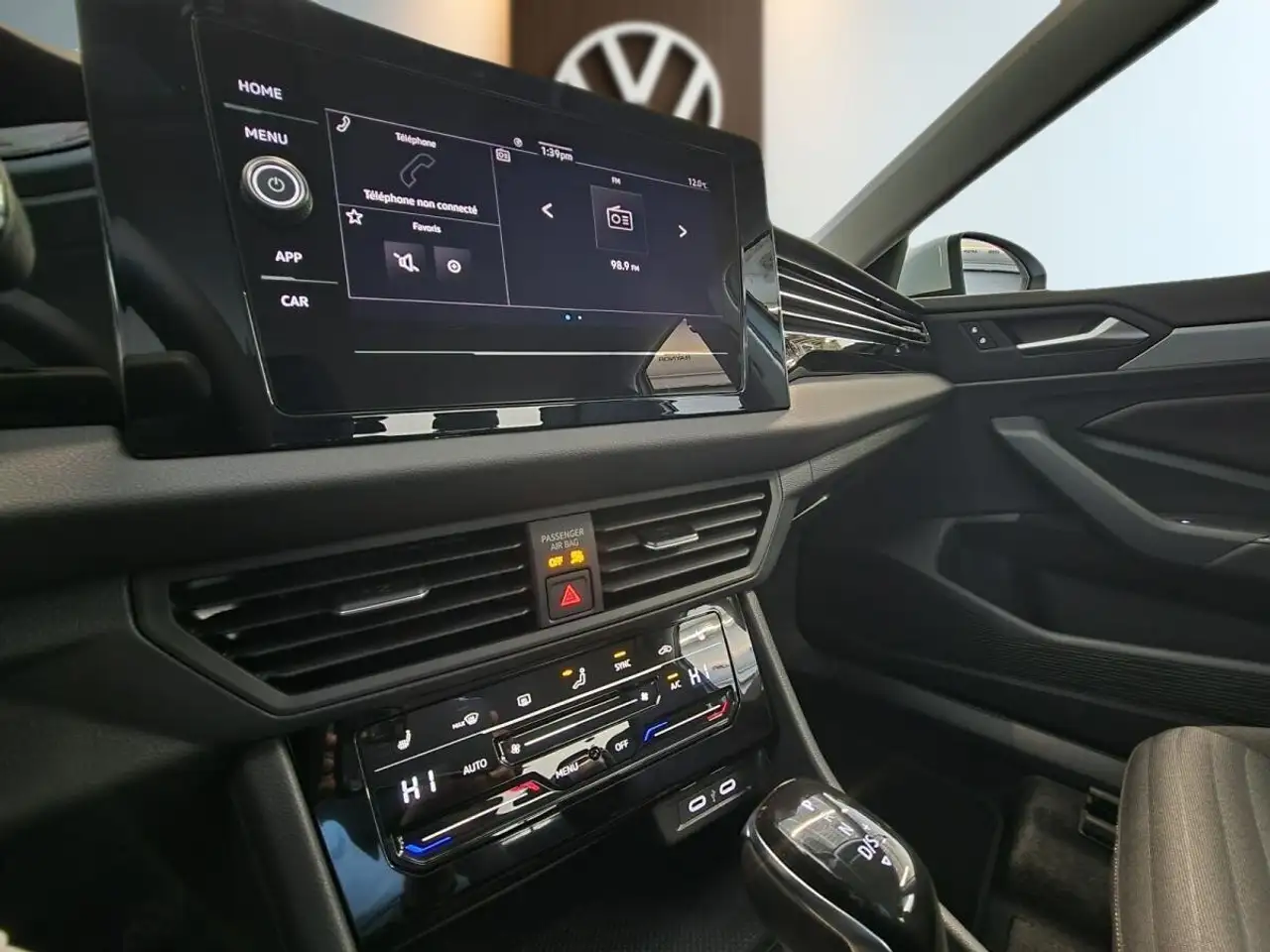 Volkswagen Jetta снимка Volkswagen Jetta