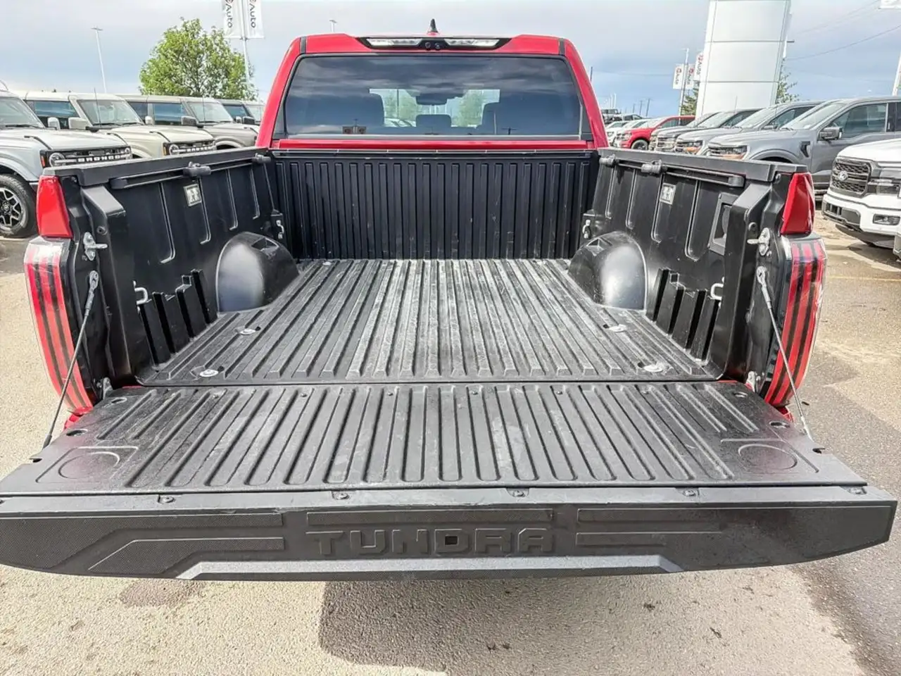 Toyota Tundra снимка Toyota Tundra