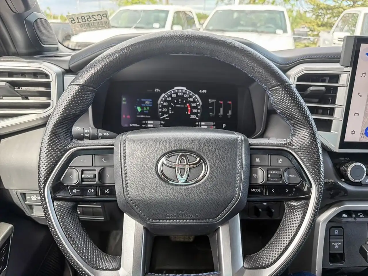 Toyota Tundra снимка Toyota Tundra